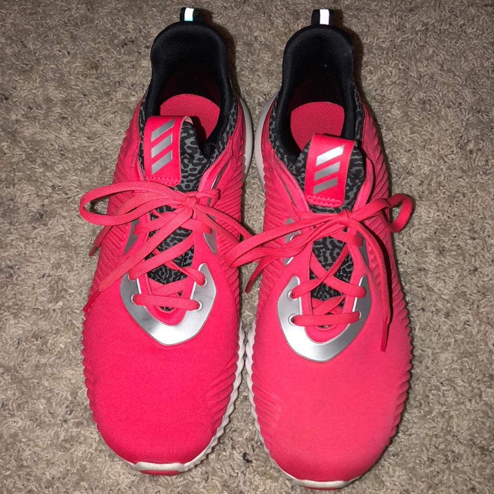 Kids adidas alphaboubce 6 1/2 or a women’s 7 1/2